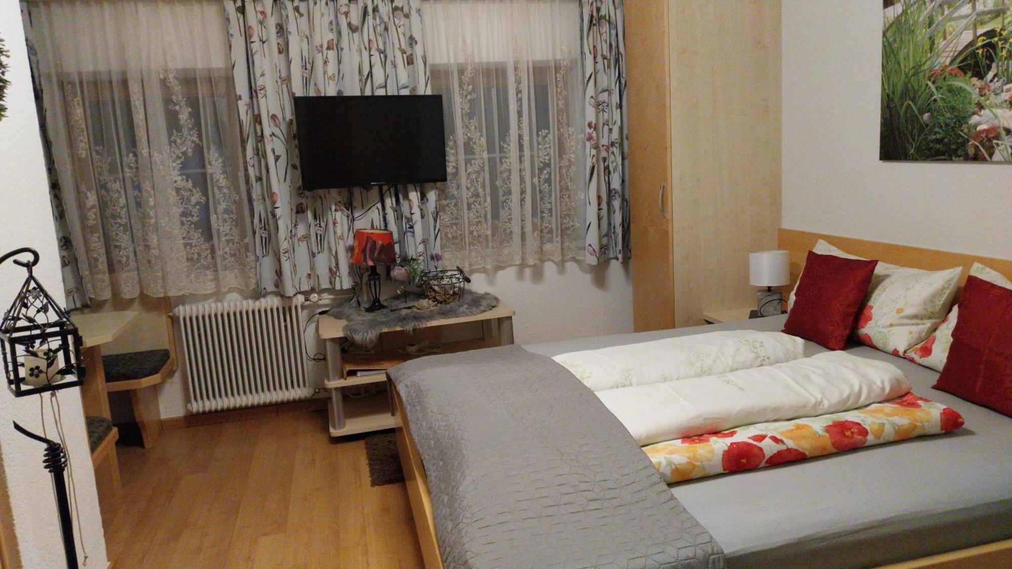 Thalerhof Hotel Roppen Екстериор снимка