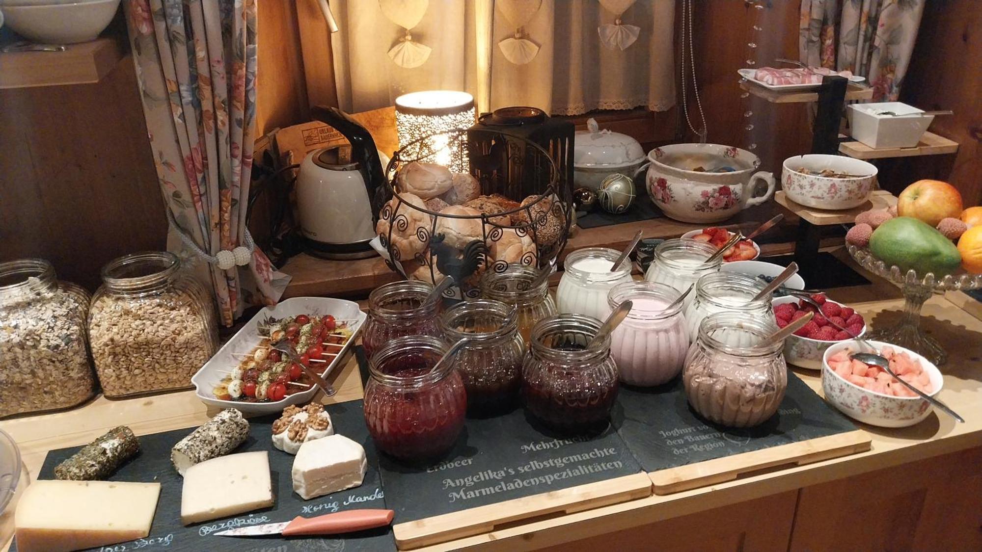 Thalerhof Hotel Roppen Екстериор снимка